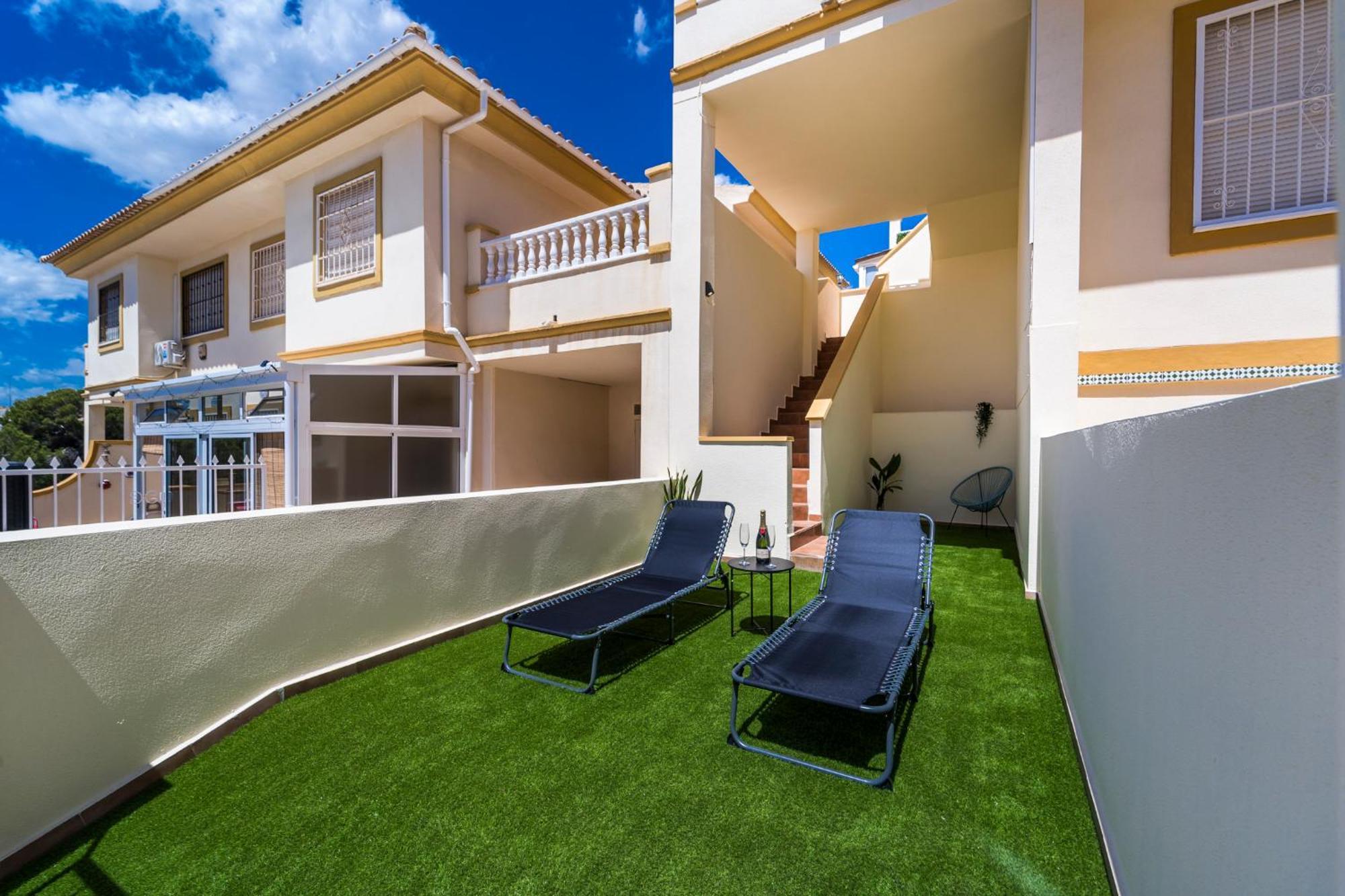 Exclusive Penthouse - Big Balcony & Private Garden Apartamento