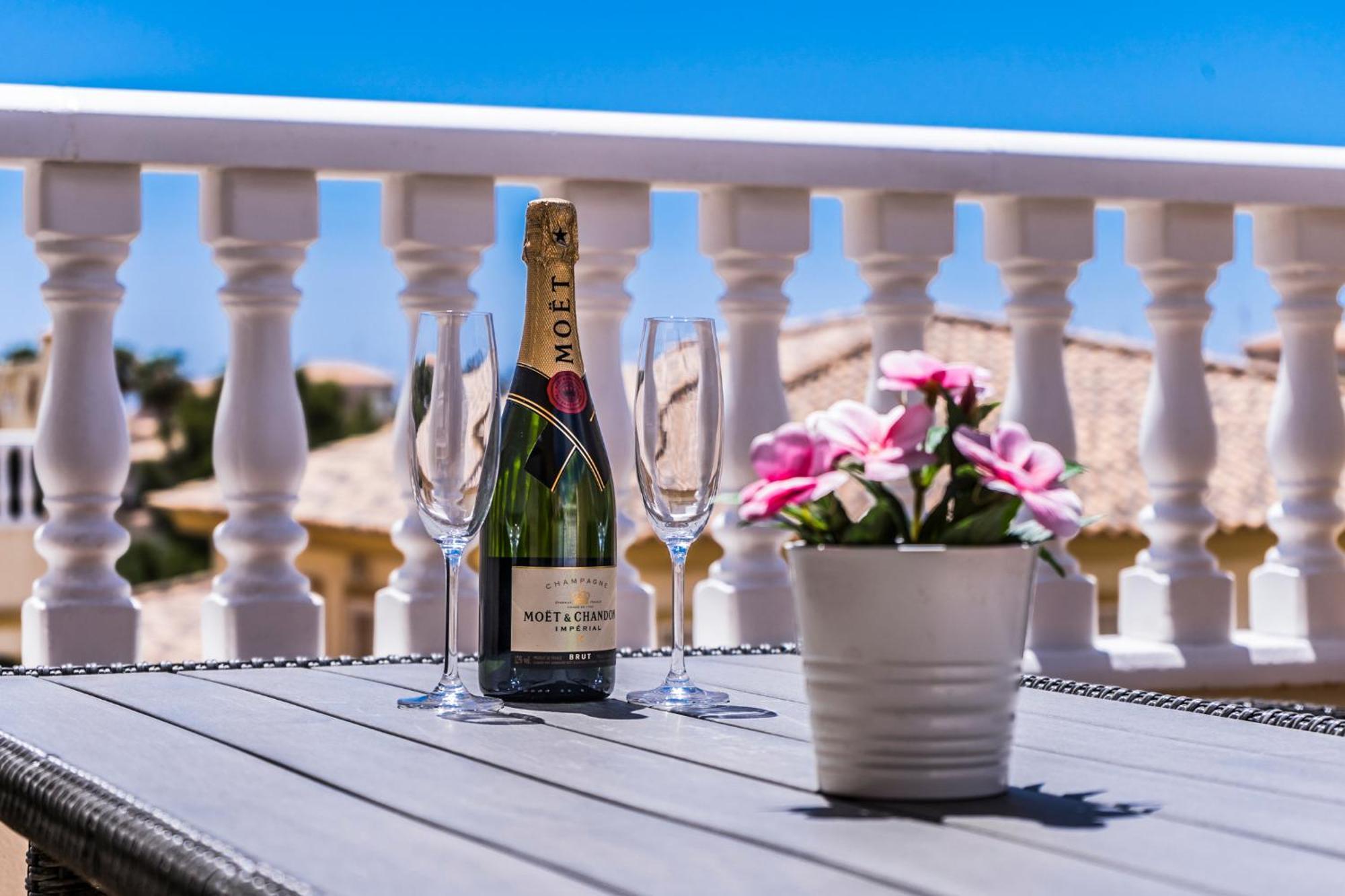 Exclusive Penthouse - Big Balcony & Private Garden